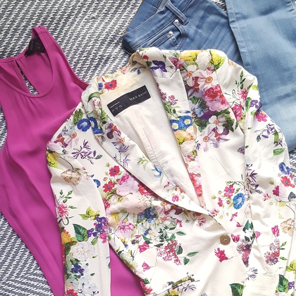 Zara Jackets & Blazers - Zara Floral Printed Jogging Blazer
